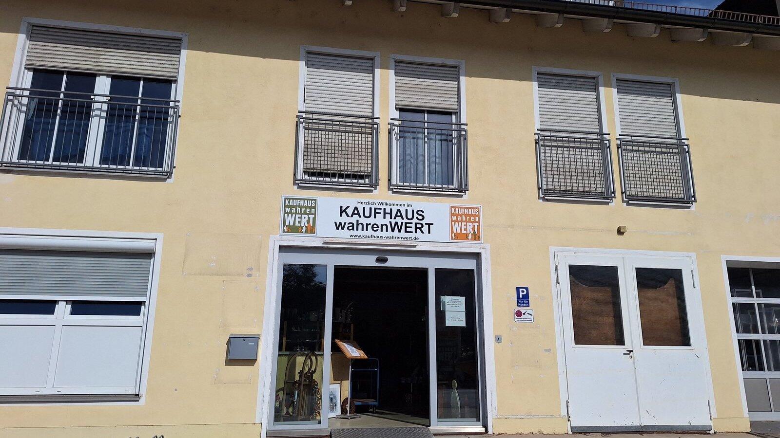 Deggendorfer Sozialkaufhaus „WahrenWert“ jetzt an neuem Standort